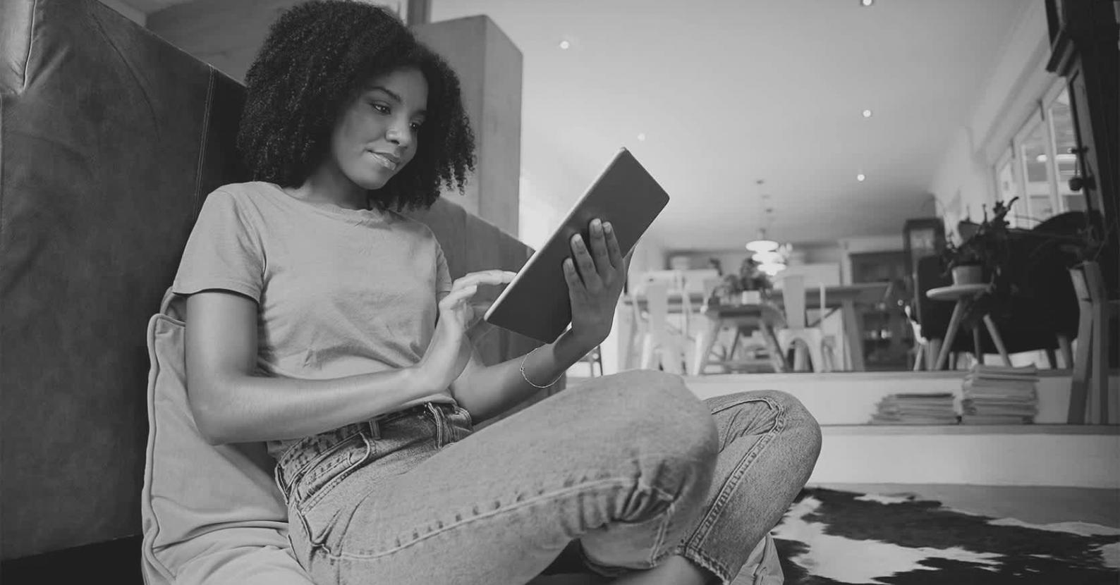 Sesión de análisis técnico financiero con herramientas profesionales de inversión